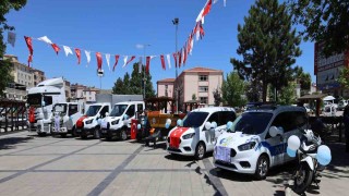 Yahyalı Belediyesi Yeni Araçlarını Törenle Tanıttı