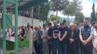 Yangın göletinde boğulan genç son yolculuğuna uğurlandı