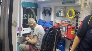 Yangında dumandan etkilenen yaşlı adam hastaneye kaldırıldı