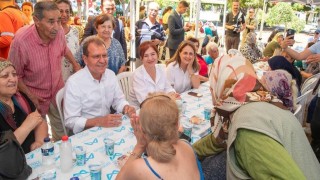Yaşalmış vatandaşlar 80ler buluşmasında yaza merhaba dedi