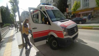 Yaşlı adam apartman girişinde ölü bulundu