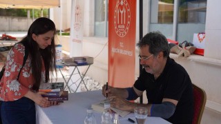 Yazar Ahmet Ümit Bilecikte okuyucularıyla buluştu