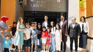 Yenişehirde öğrencilerin karne sevinci