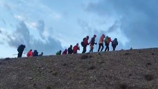 Yerli ve yabancı dağcılardan Süphan Dağına yoğun ilgi