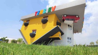 Yüreğirde baş döndüren eğlence ters ev