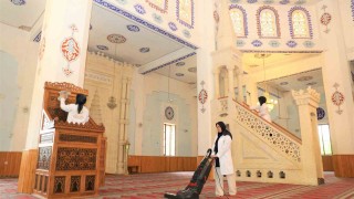 Yüreğirde camilerde bayram temizliği