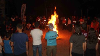Yüzlerce aile geceyi ormanda geçirdi