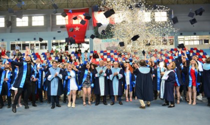 ZBEÜ Tıp Fakültesi mezunları için yemin töreni düzenlendi