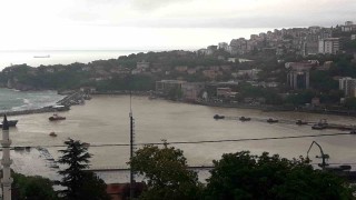 Zonguldak Limanı sarı renge döndü