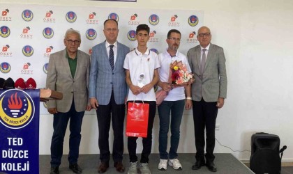 500 tam puan yapan Uygar mühendis olmak istiyor