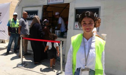 ABDde yaşayan Hilal toplanan 2 milyon TLlik yardımı depremzedelere ulaştırdı