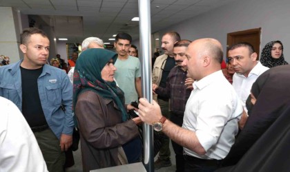 Açık kapı milletin kapısı olmayı sürdürüyor