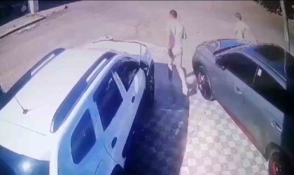 Adanada 5.5 büyüklüğündeki deprem anı kameraya yansıdı