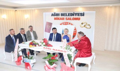 Ağrı Emniyet Müdüründen nikah şahitliği