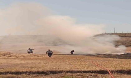 Ağrıda tarla yangını