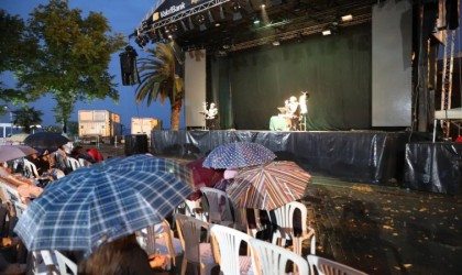 Akçaabat 4. Açık Hava Tiyatro Günleri sona erdi