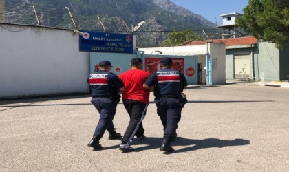 Alaşehir ve Turgutluda hapis cezası bulunan 2 kişi yakalandı