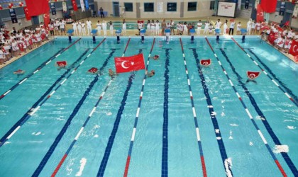 Alleben Yüzme Havuzunda tarihi başarılar yazıldı