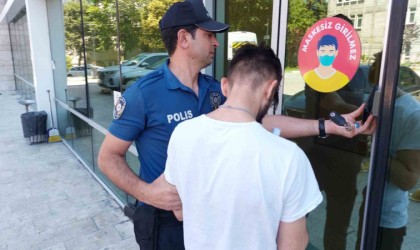 Arkadaşının cep telefonunu gasp ettiği iddiasıyla tutuklandı