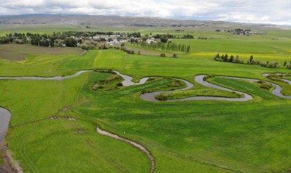 Arpaçay menderesleri görenleri büyülüyor