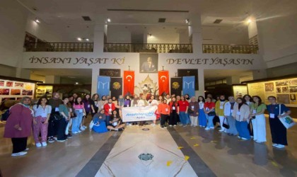 Aydından gelen 37 öğrenci Bilecikin tarihi ve kültürel yerlerini ziyaret etti