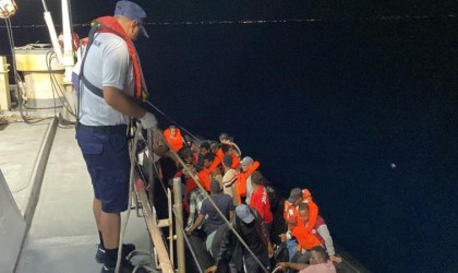 Ayvalıkta 32 göçmen yakalandı