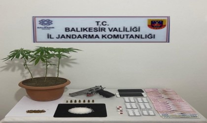 Balıkesirde 2 şahsa uyuşturucu operasyonu