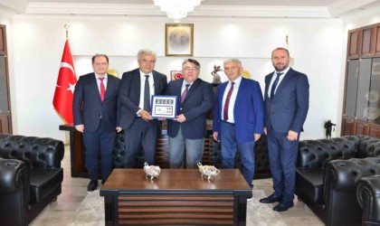 Başkan Demirkandan Rektör Özölçere ziyaret