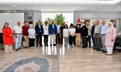 Başkan Kılıçtan LGSde derece yapan öğrencilere ödül