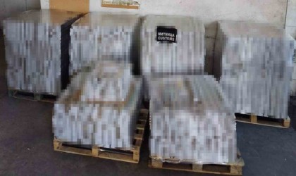Bulgaristan gümrüğünde 35 bin 800 paket sigara elle geçirildi