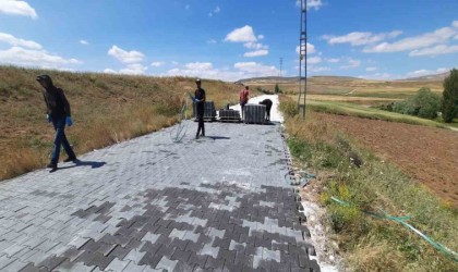 Bünyanda Kilit Parke Yol Yapım Çalışmaları Devam Ediyor