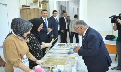 Büyükkılıç, Talas Sosyal Yaşam Merkezinde Kadın Kursiyerlerle Buluştu