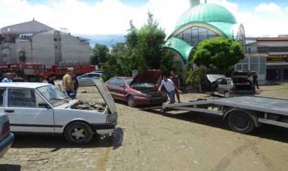 Çaycumada selin vurduğu galerici esnafından belediyeye tepki