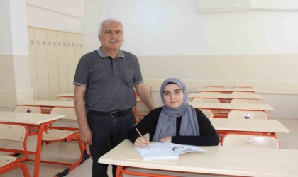 Deprem enkazından zirveye