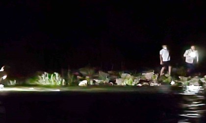 Dicle Nehrinde mahsur kalan 2 kişi kurtarıldı