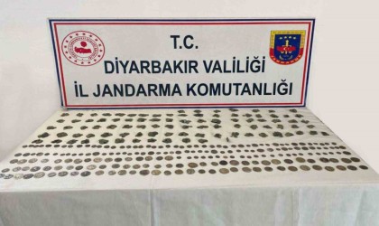Diyarbakırda bin 119 tarihi eseri 200 bin dolara satmaya çalıştılar