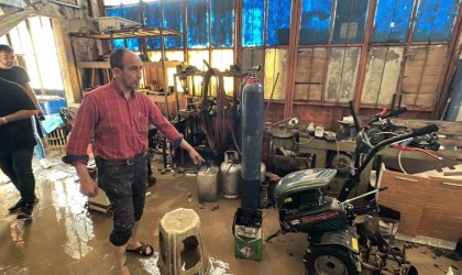 Düzcede esnaflar selin yaralarını temizliyor