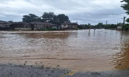 Düzce’de sağanak; dereler taştı, evleri su bastı