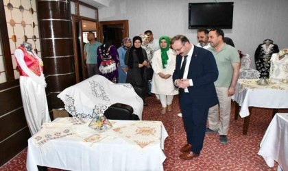 Emette “Geçmişten günümüze” konulu kıyafet sergisi