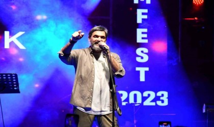 Emette Uğur Işılak rüzgarı esti