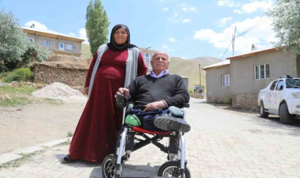 Engelli vatandaşın akülü sandalye hayali gerçekleşti