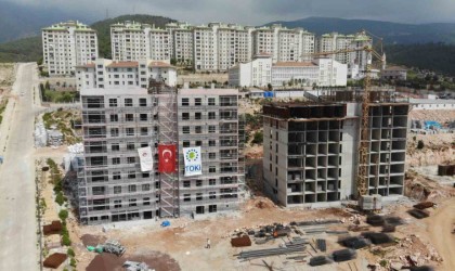 Enkaz kent Hatayda deprem konutları yükseliyor