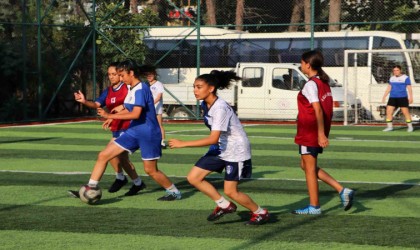 Futbol aşkına 200 kilometre yol gidiyorlar