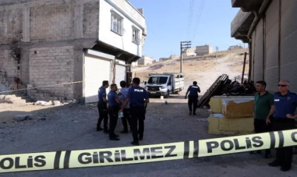 Gaziantep’te 2 yaşındaki çocuğunu rehin alan baba kendisini yaraladı