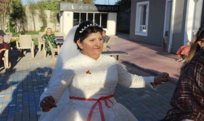 Gelinlik hayali gerçek oldu, yeniden nikah masasına oturdu