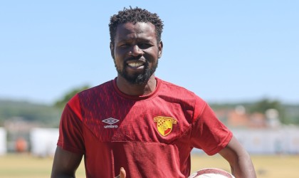 Göztepede Mame Diouf, ilk antrenmanına çıktı