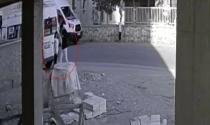 Güvenlik kamerasından kimliği tespit edilemeyen taciz şüphelisinin yakalanmasını istiyorlar