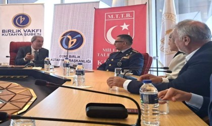 Hulusi Akar, faaliyetleri sebebiyle Başkan Özdemiri tebrik etti