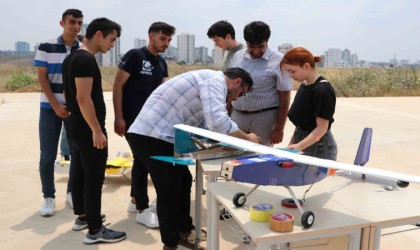 İnsansız hava araçları yapıp, okul pistinde deniyorlar