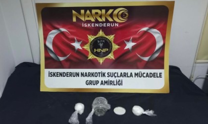 İskenderunda şüpheli şahsın üzerinden 480 gram metanfetamin çıktı